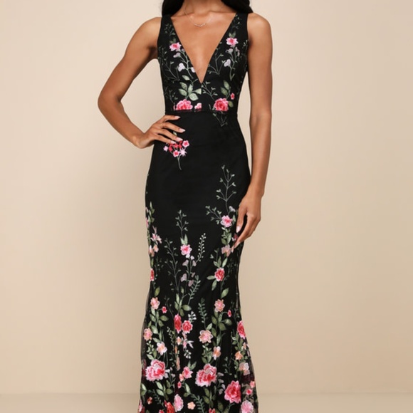 Lulus Soiree Blossom Black Floral Embroidered Mermaid Maxi Dress - Size S - Picture 1 of 11